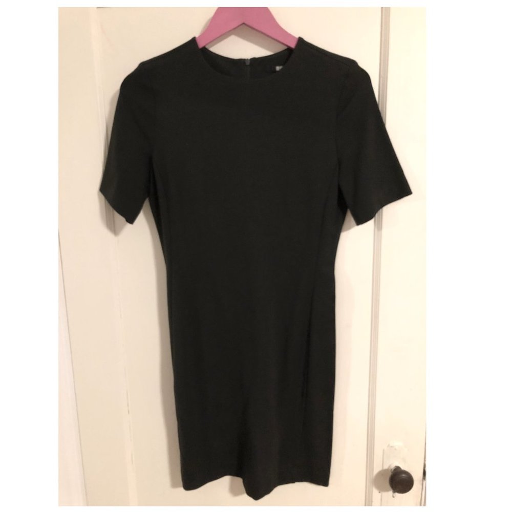 Uniqlo Short Sleeve Dress, New with tags, Size S
